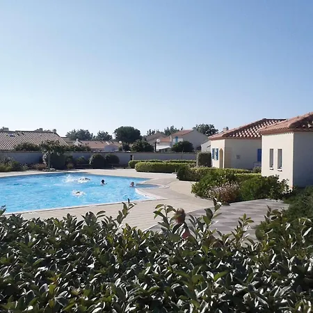 Hébergement de vacances Maison Avec Piscine Chauffée Et Tennis, Proche - 4 Pers., - Fr-1-231-324 *