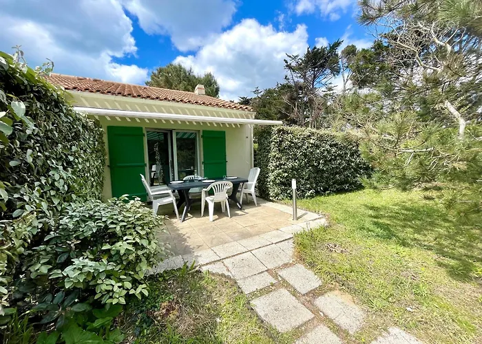 Maison Avec Piscine Chauffée Et Tennis, Proche - 4 Pers., - Fr-1-231-324