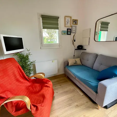 Holiday home Maison Avec Piscine Chauffee Et Tennis, Proche - 4 Pers., - Fr-1-231-324