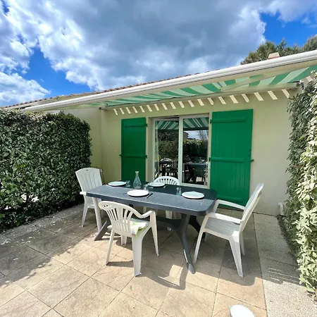 Casa de Férias Maison Avec Piscine Chauffee Et Tennis, Proche - 4 Pers., - Fr-1-231-324 *